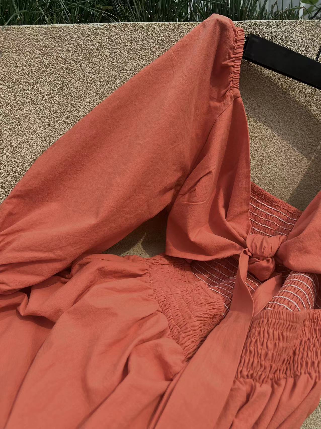 Sukienka Francuska z falbaniastymi rękawami